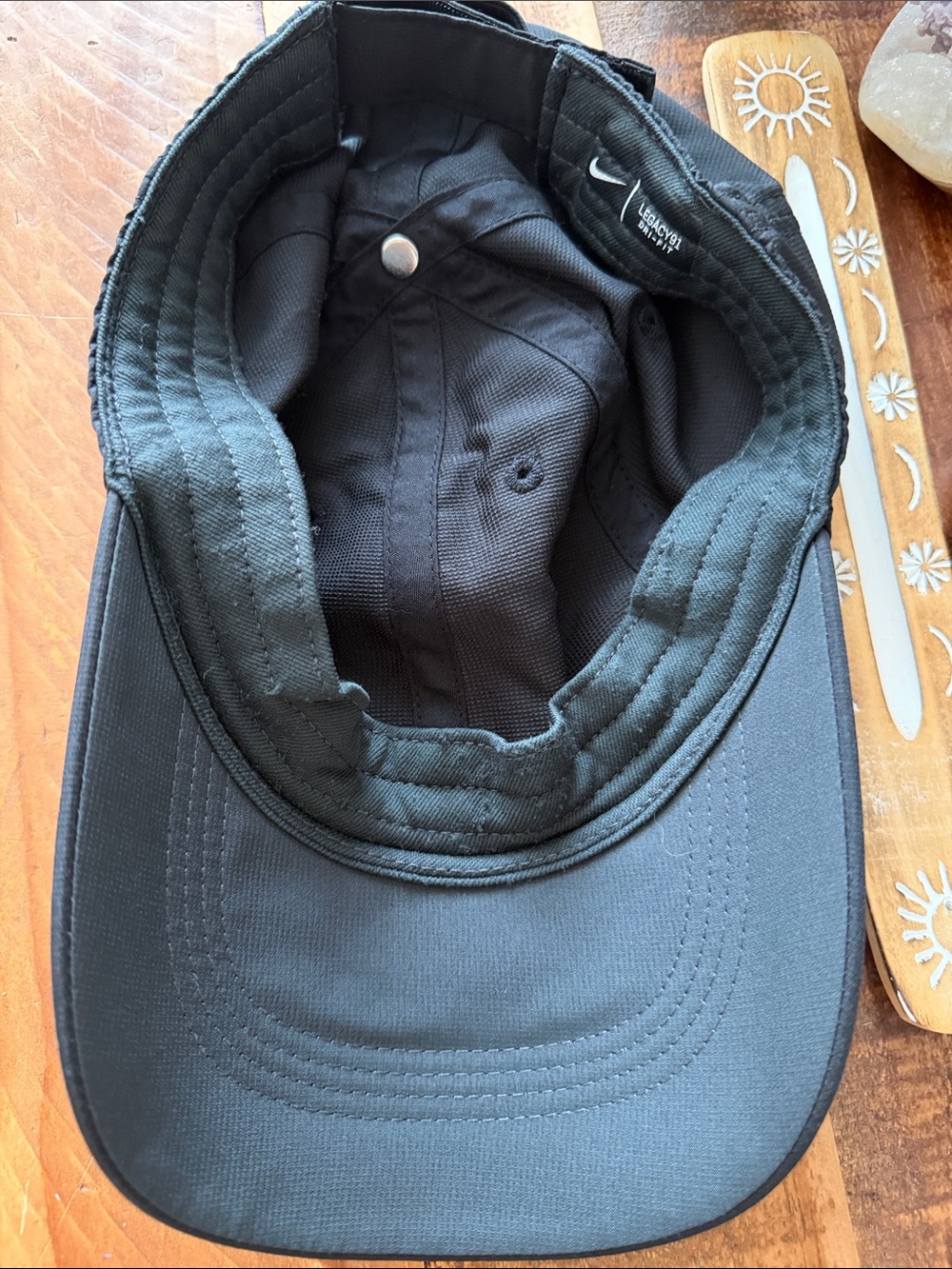 Nike Black Cap with White Swoosh Logo - Picture 3 of 5